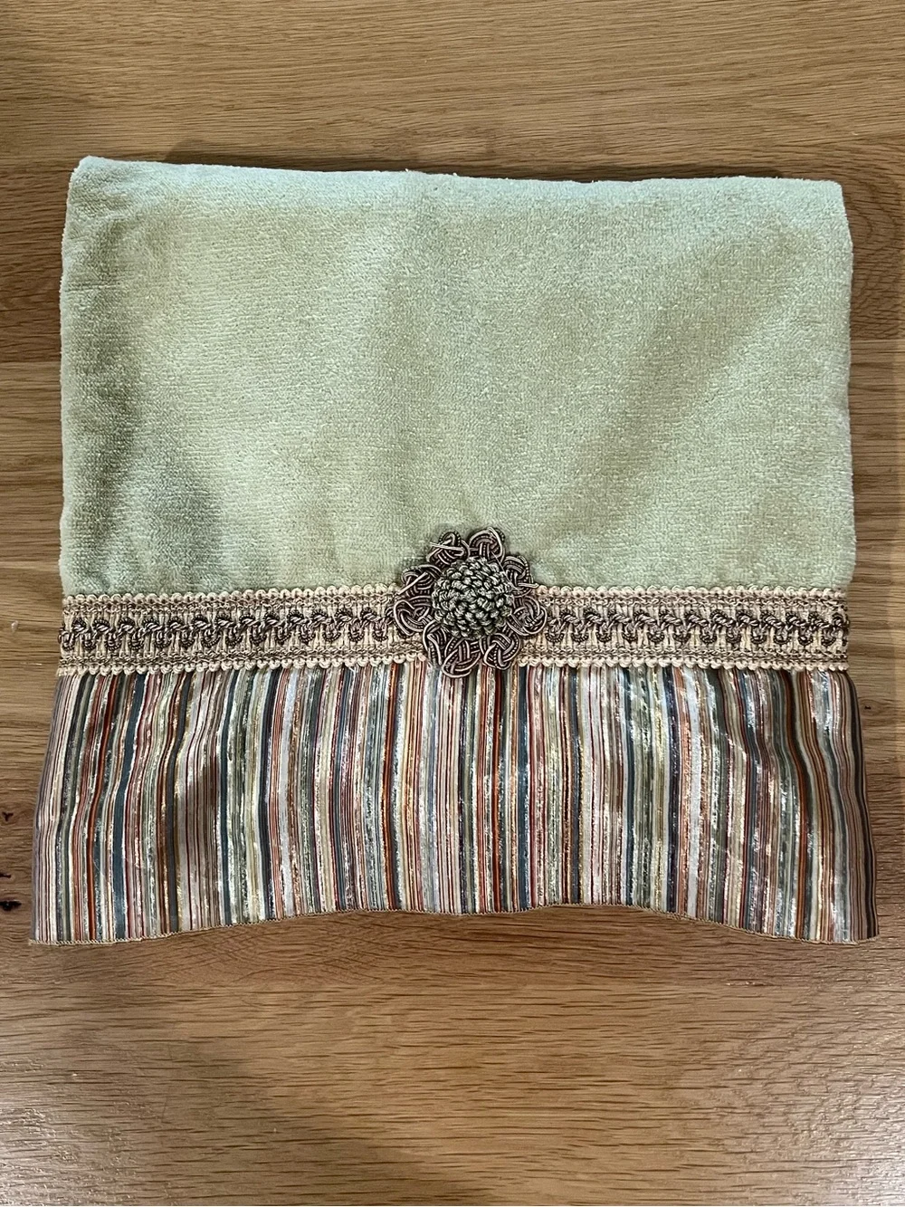 Avanti Decorative Pastel Green Large Barh Towel with decorative trim